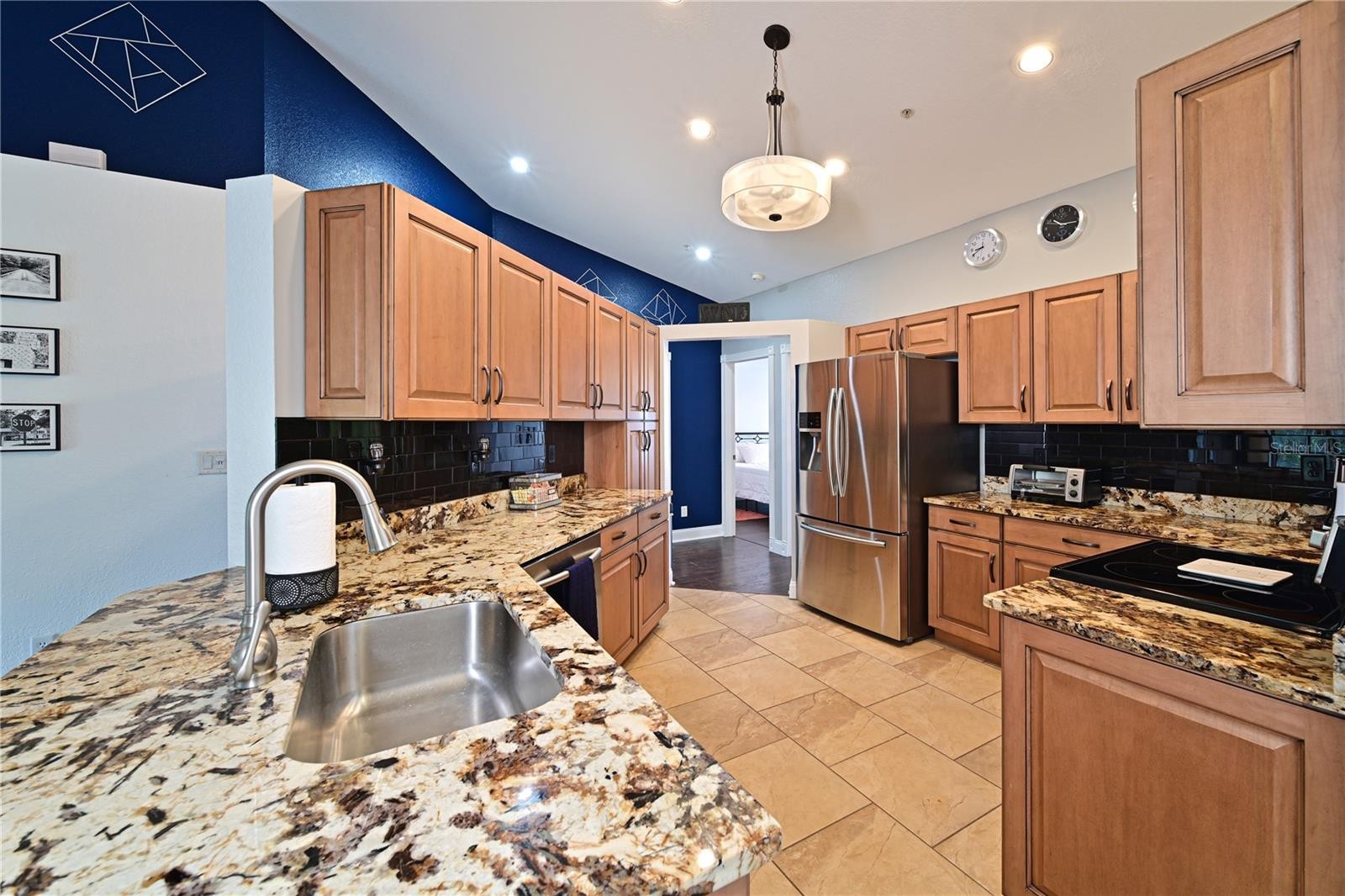 6589 FAIRWAY GARDENS DR #202