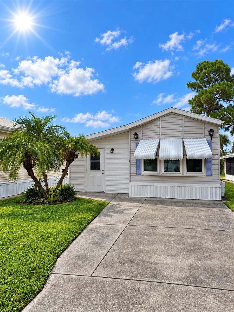 39 CROWN POINT DR