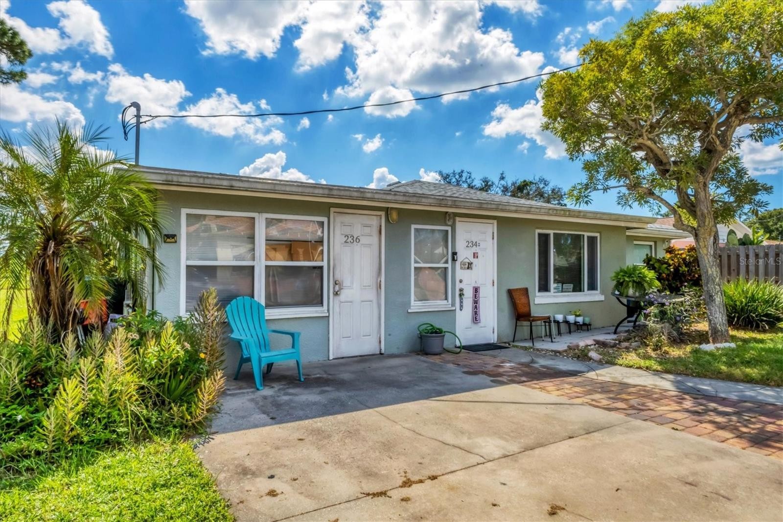 234/236 COLONIA LN E