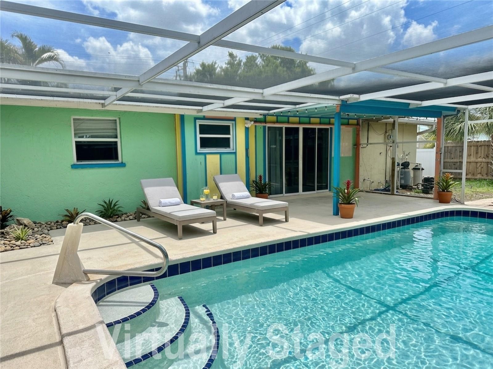 270 W SEMINOLE DR