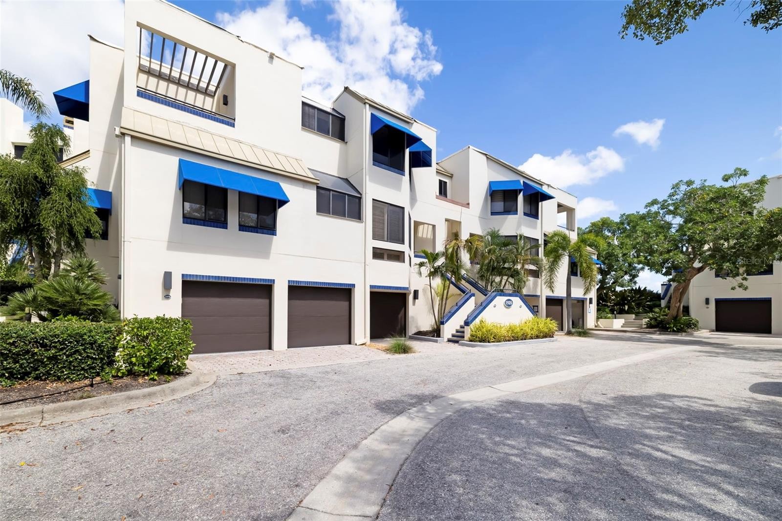 1920 HARBOURSIDE DR #1003