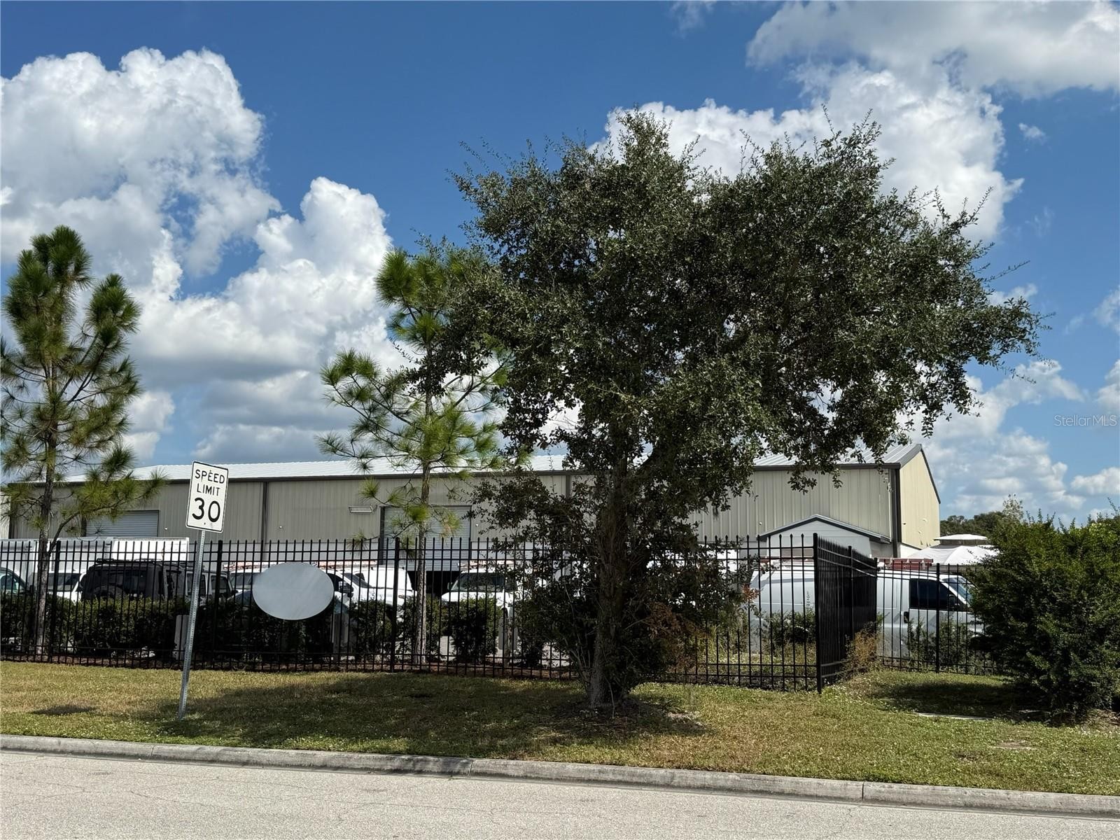 6860 28TH STREET CIR E