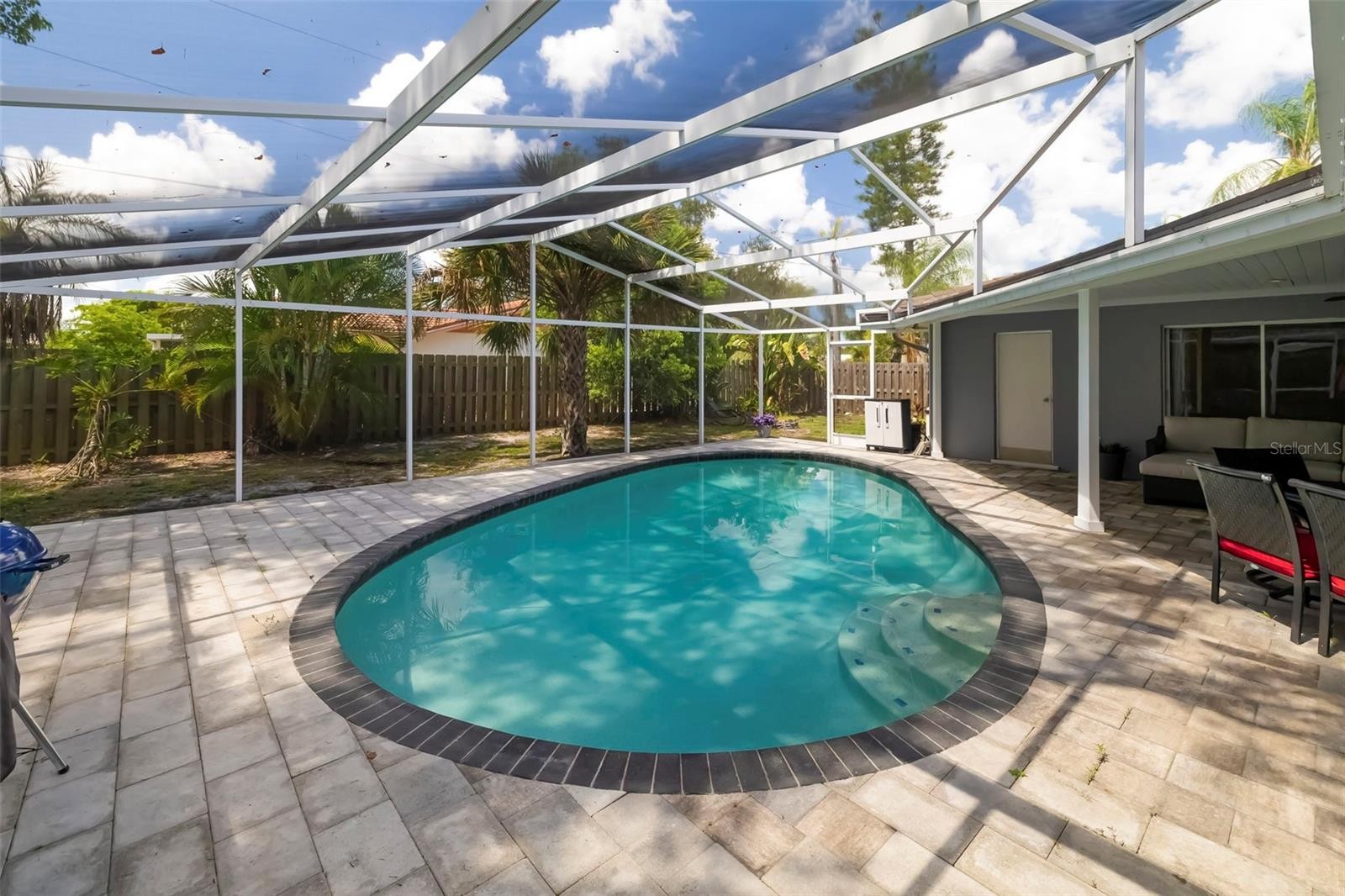 3304 SPRING MILL CIR