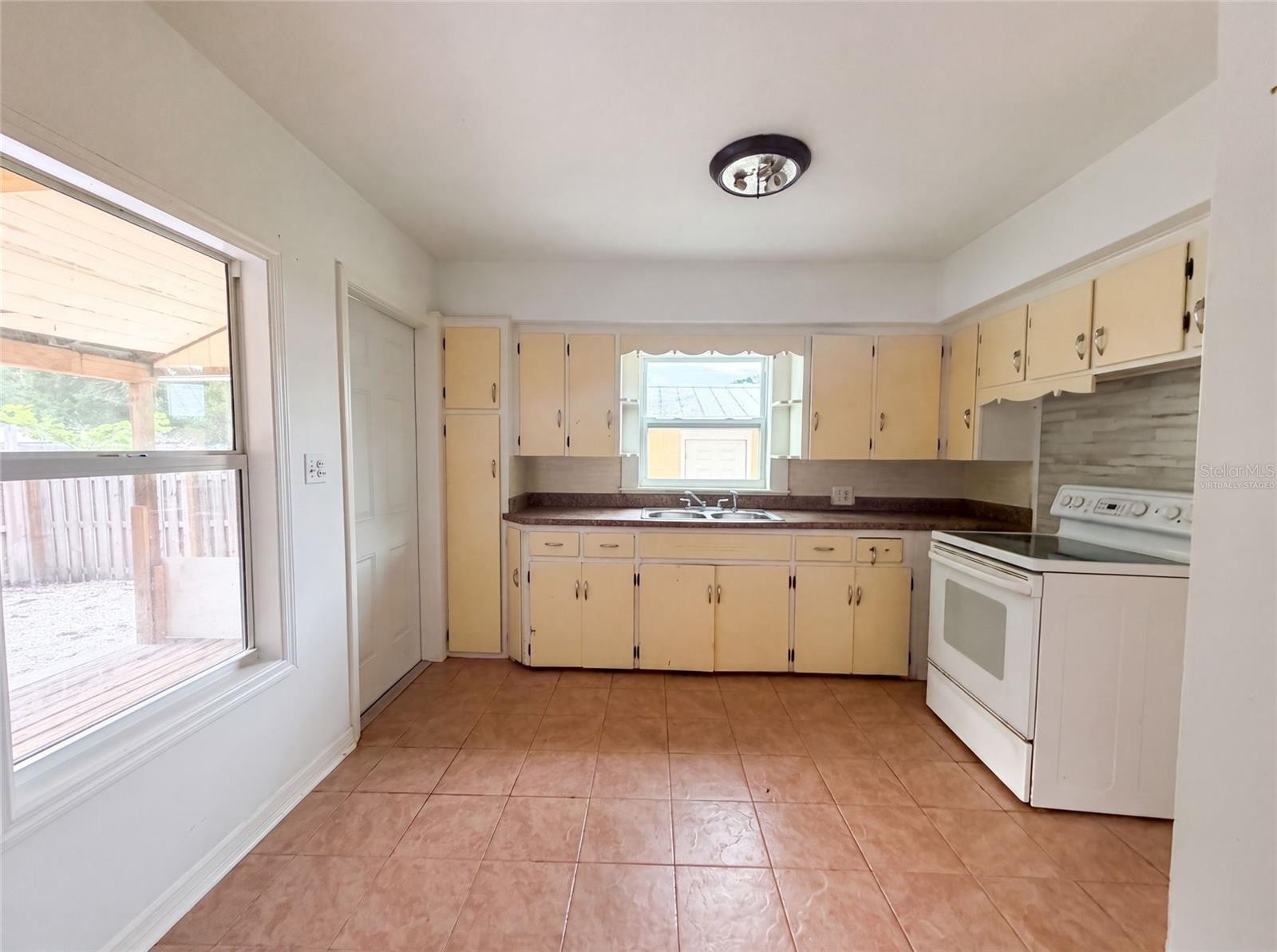 2231 9TH AVE W