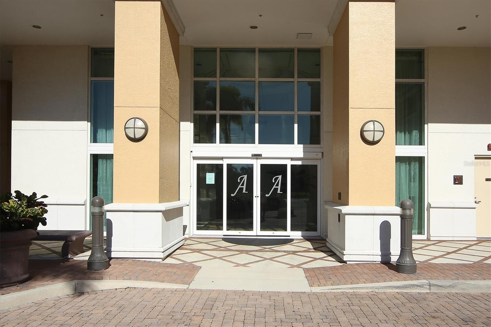 800 N TAMIAMI TRL #307