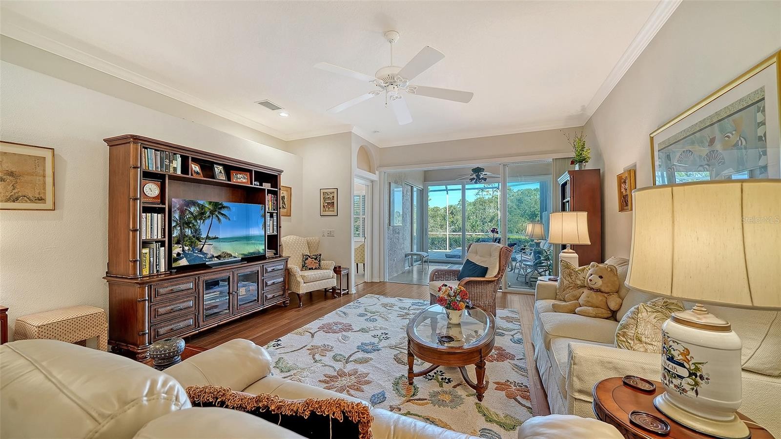 9429 FOREST HILLS CIR