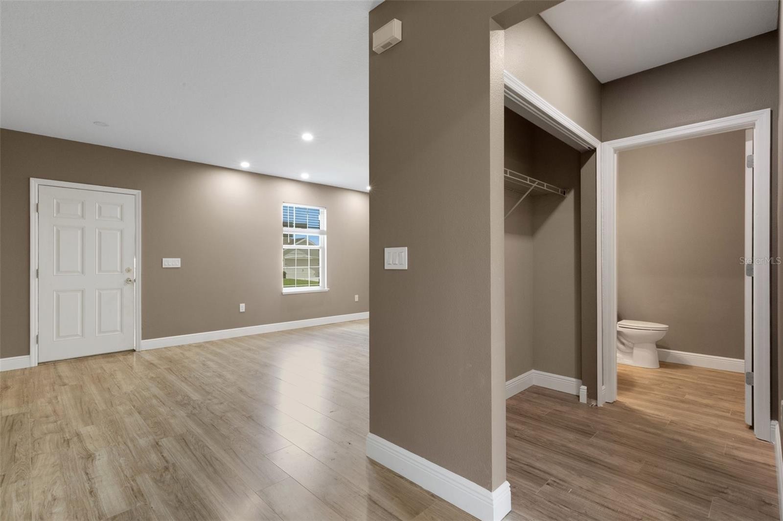 2436 SAND GABLES TRL