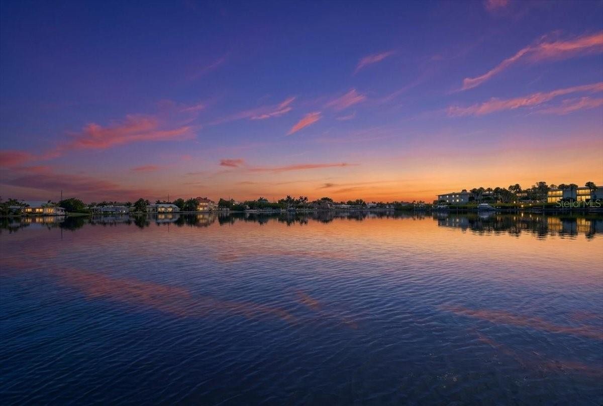 17 SEASIDE CT