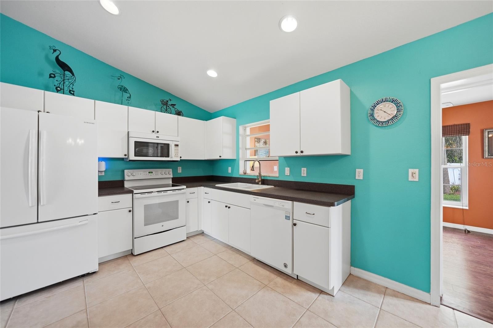 2382 ALHAVEN TER
