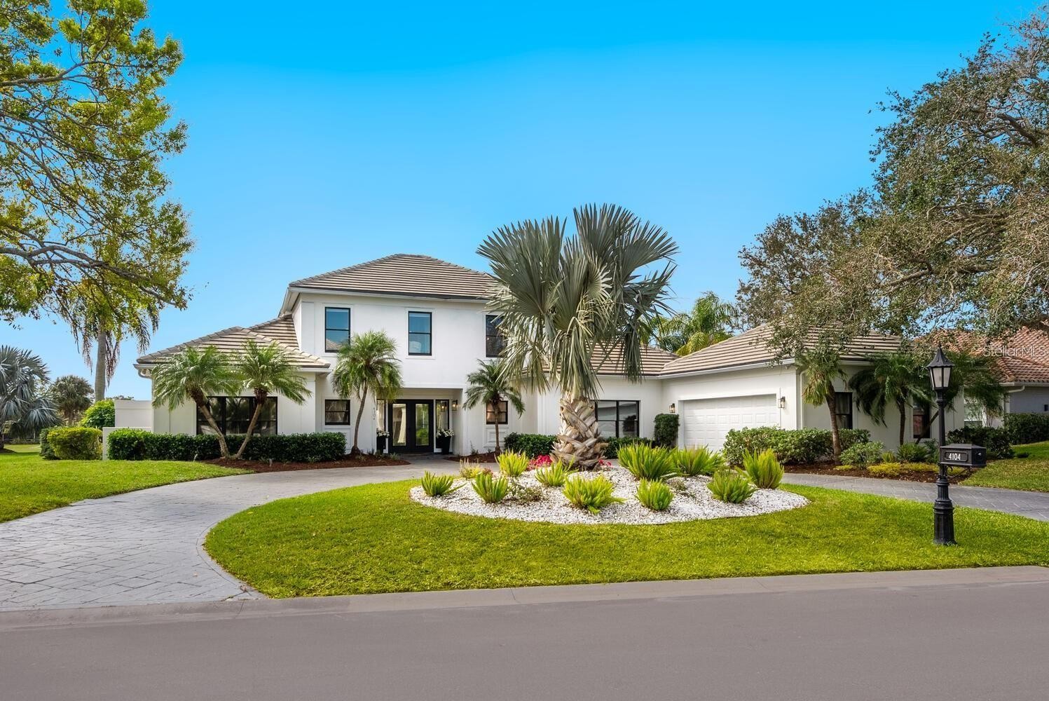 4104 LAS PALMAS WAY