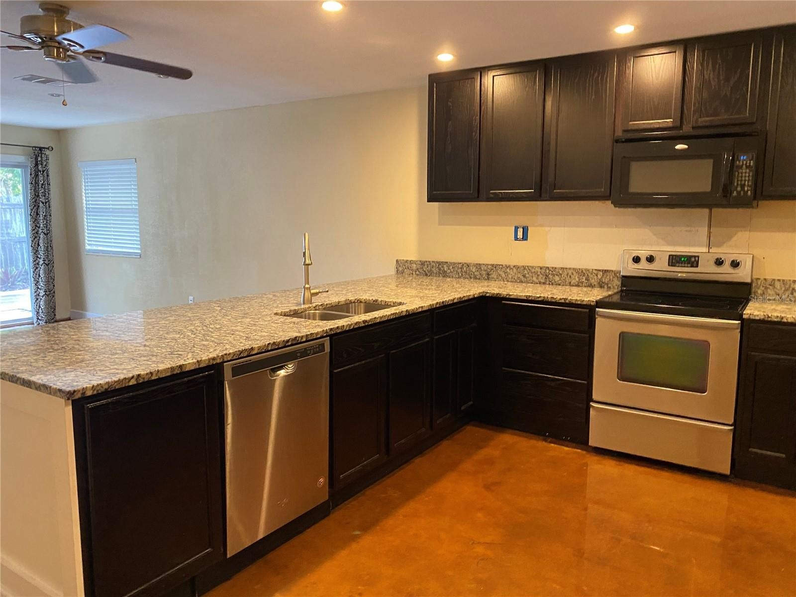 2133 BOUGAINVILLEA ST