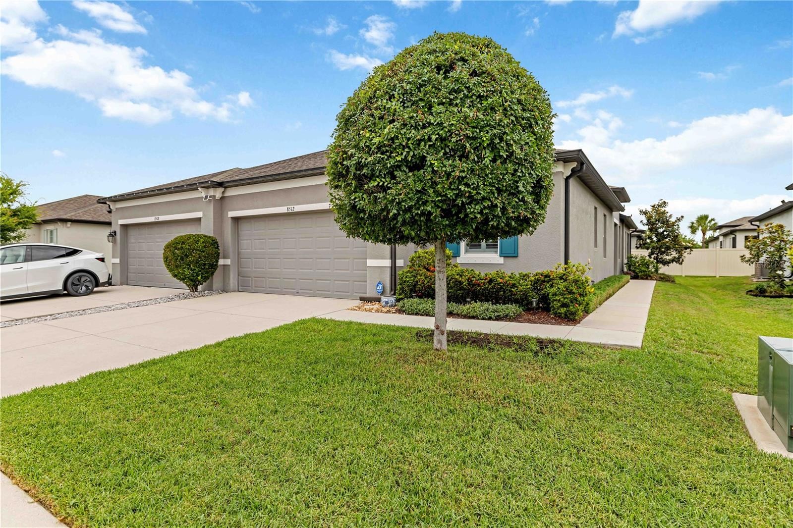 8512 CACHE DR
