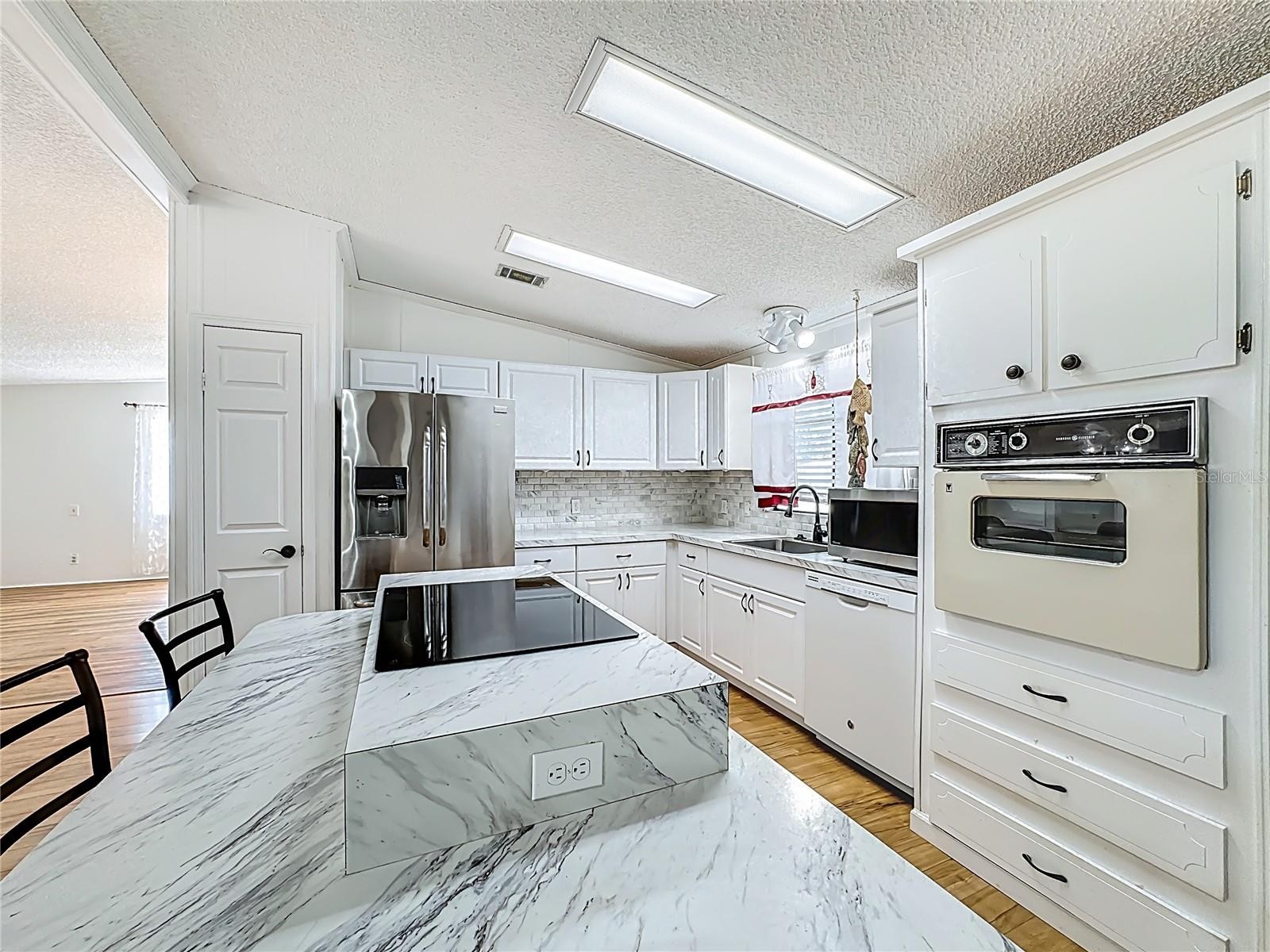 8430 IMPERIAL LAKE CIR