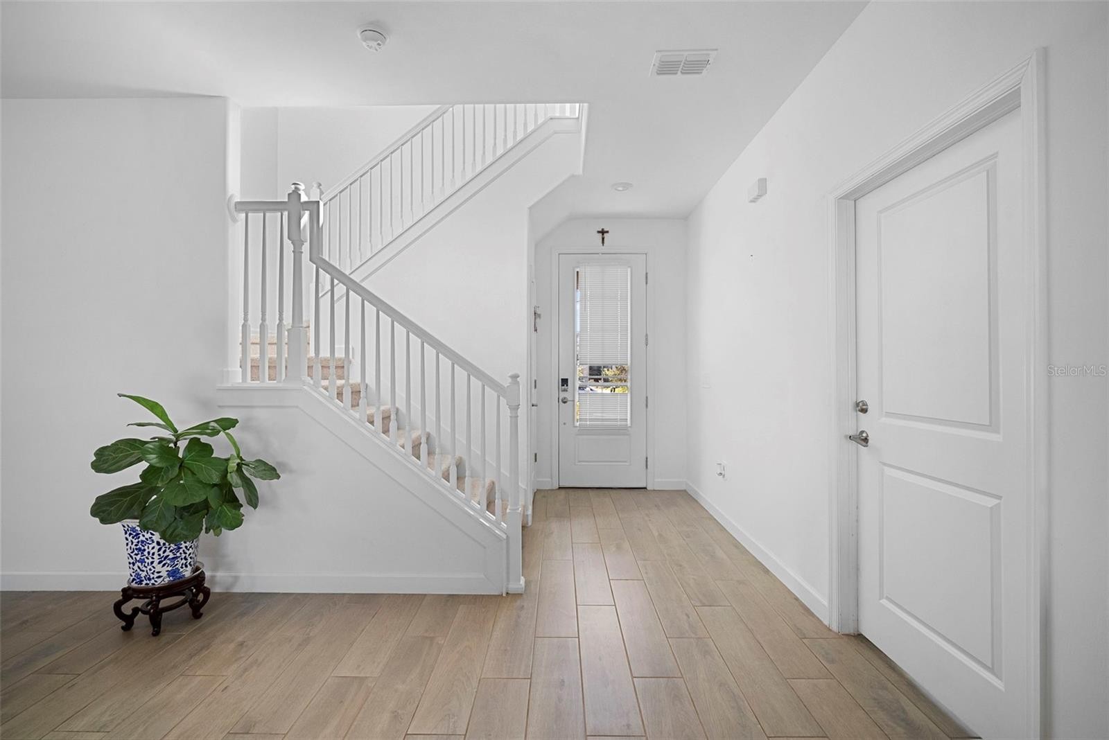 15449 WHITE LINEN DR