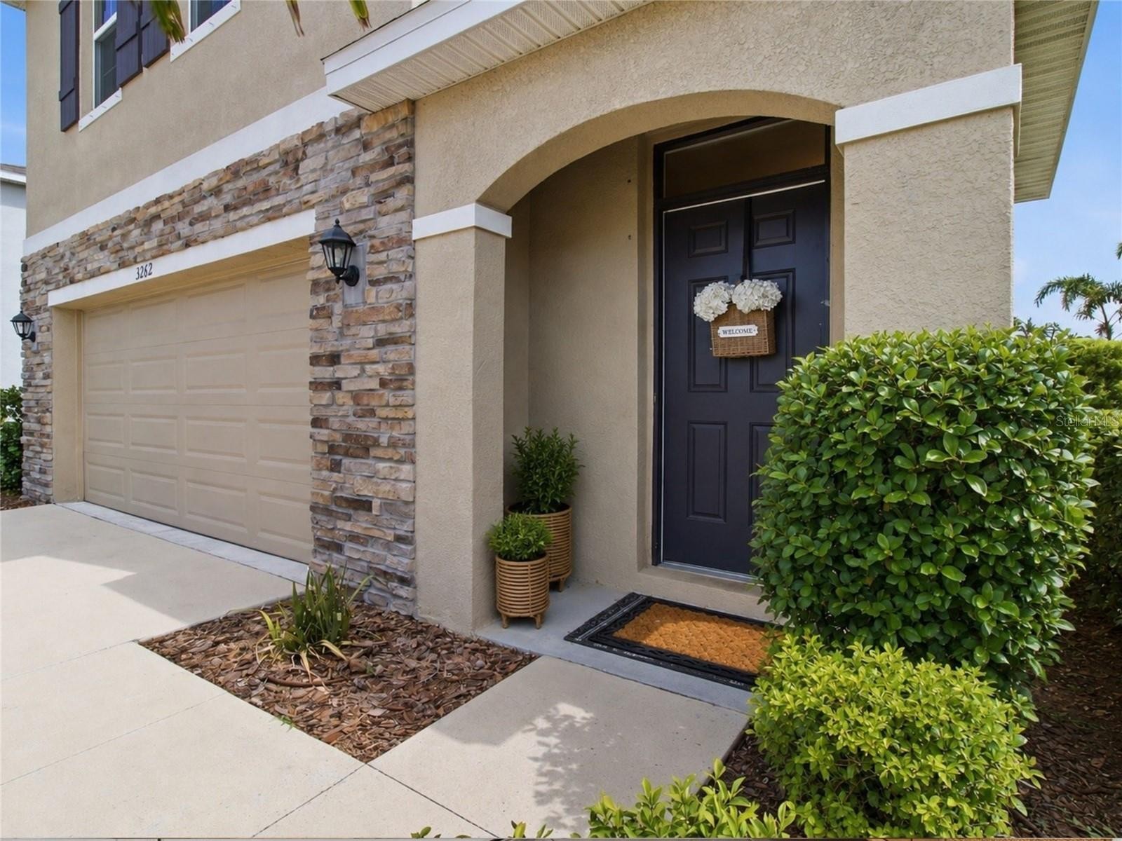 3262 HILLTOP CIR