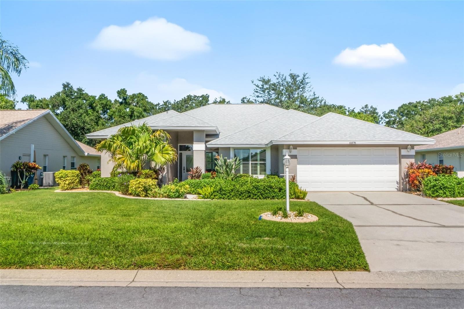 6876 CORRAL CIR