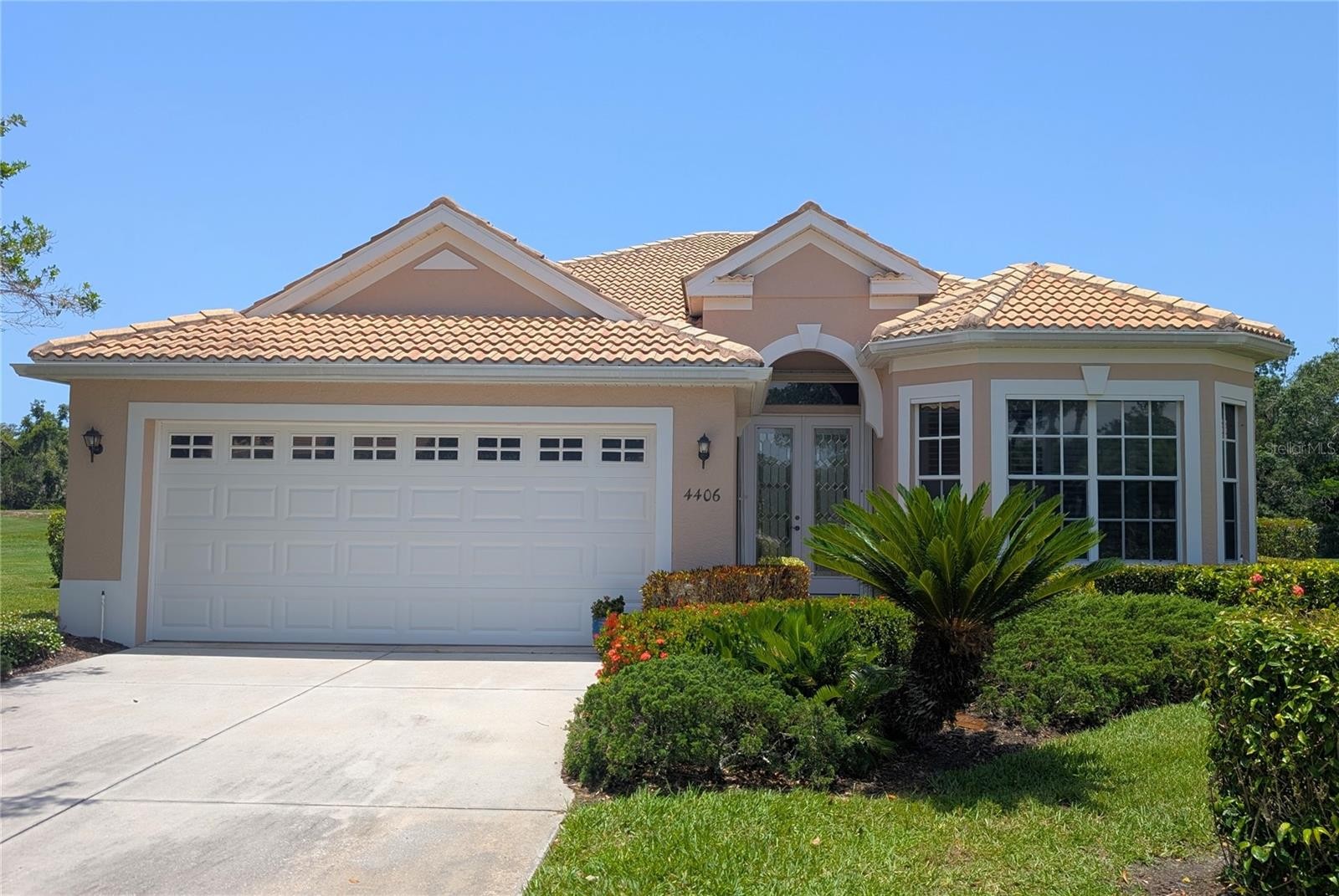 4406 REFLECTIONS PKWY
