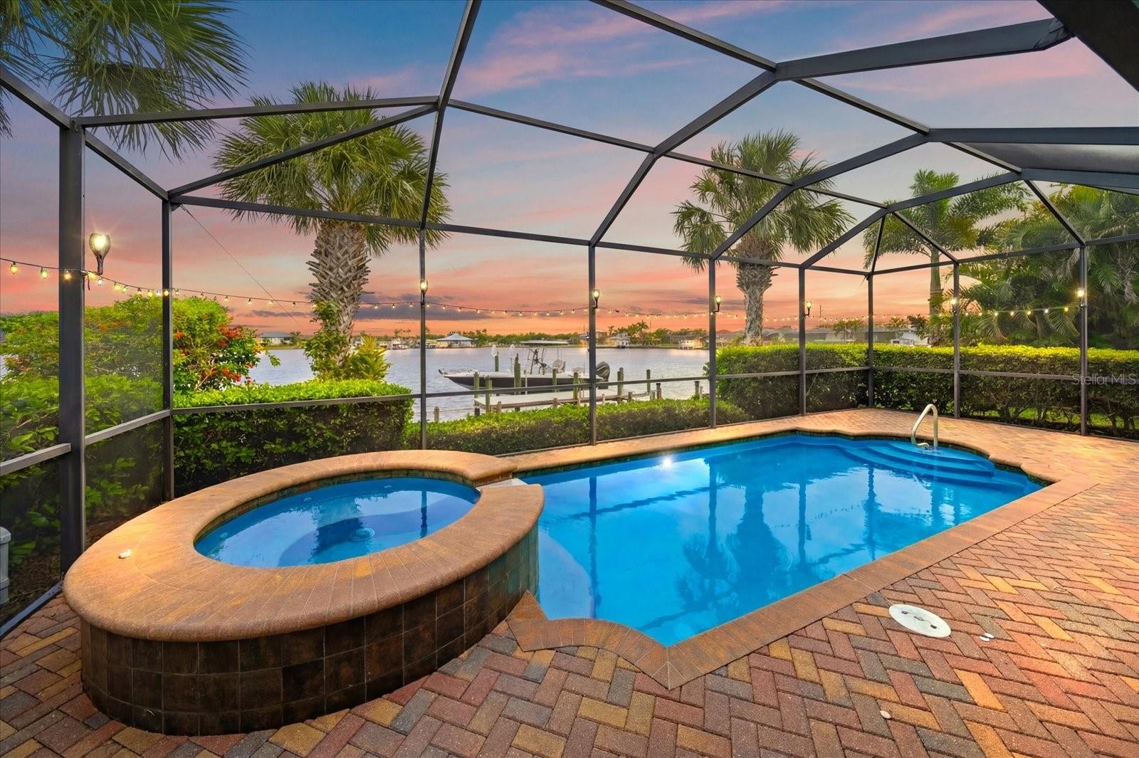 5040 LAKE OVERLOOK AVE