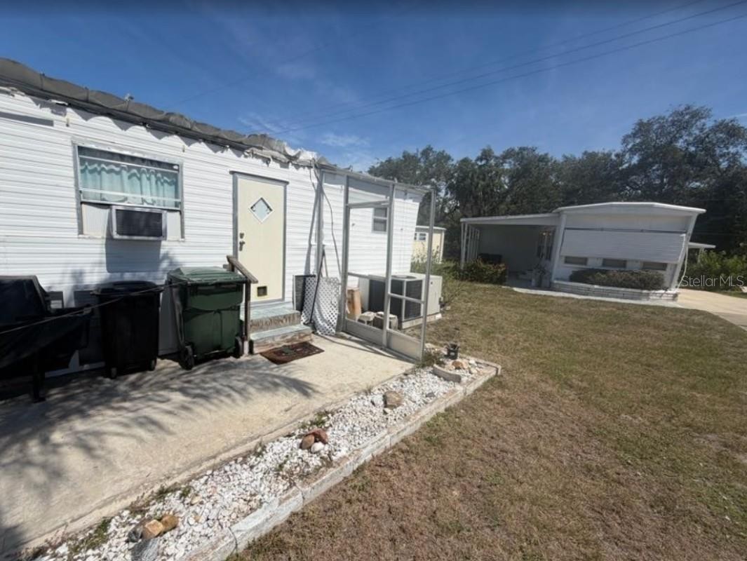 90 SOUTHWINDS DR