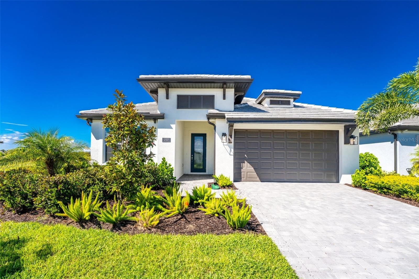 237 VISTERA BLVD