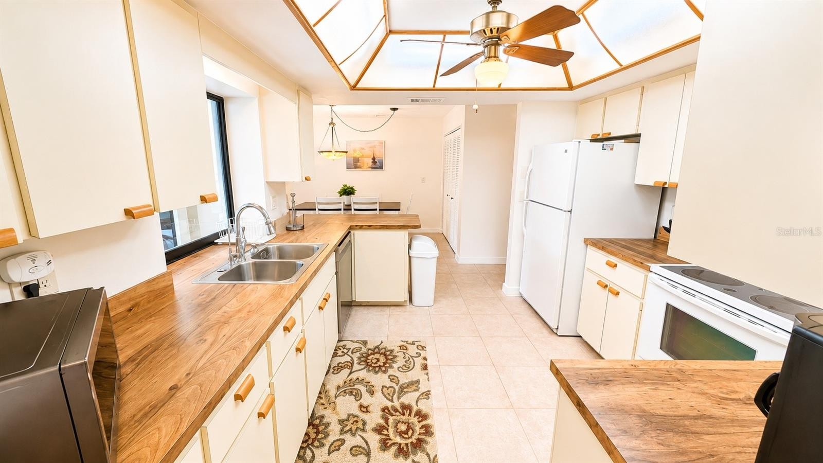 1526 GEORGETOWNE LN