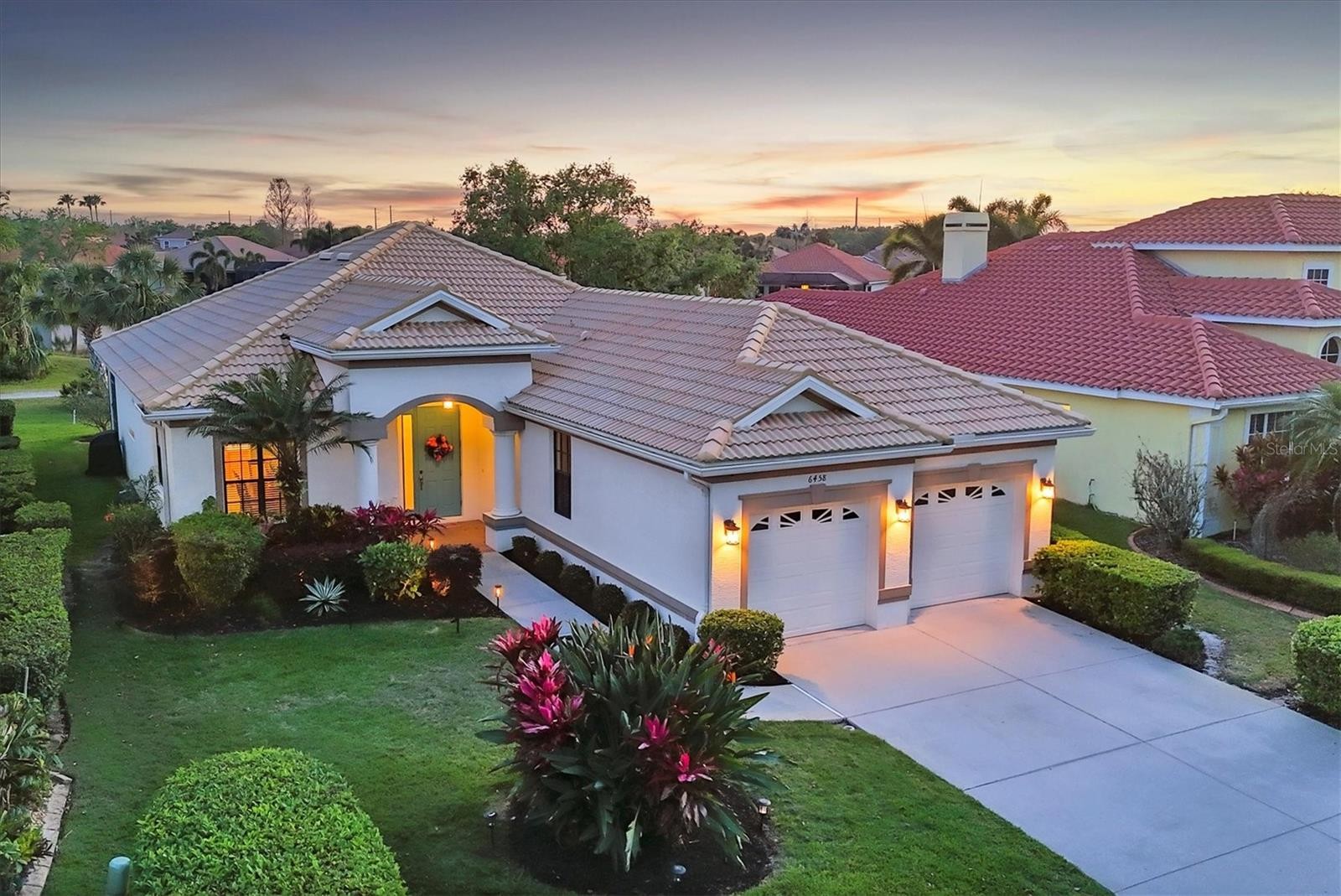 6458 TAILFEATHER WAY