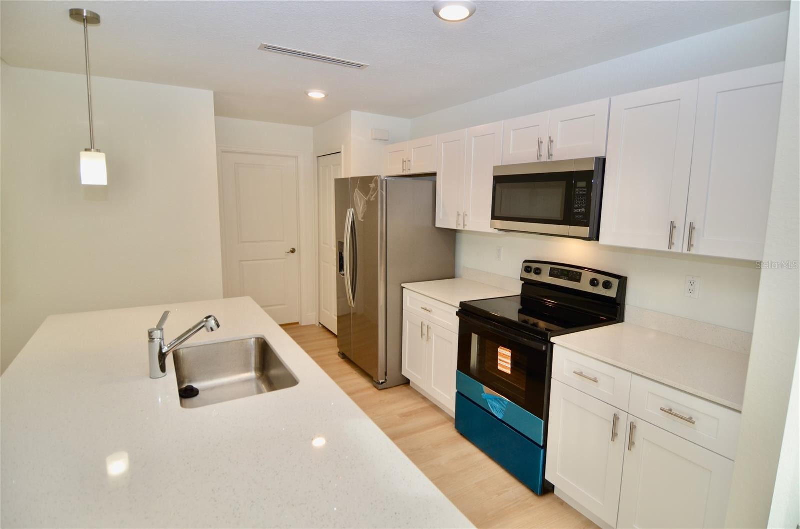 2300 NORDENDALE BLVD