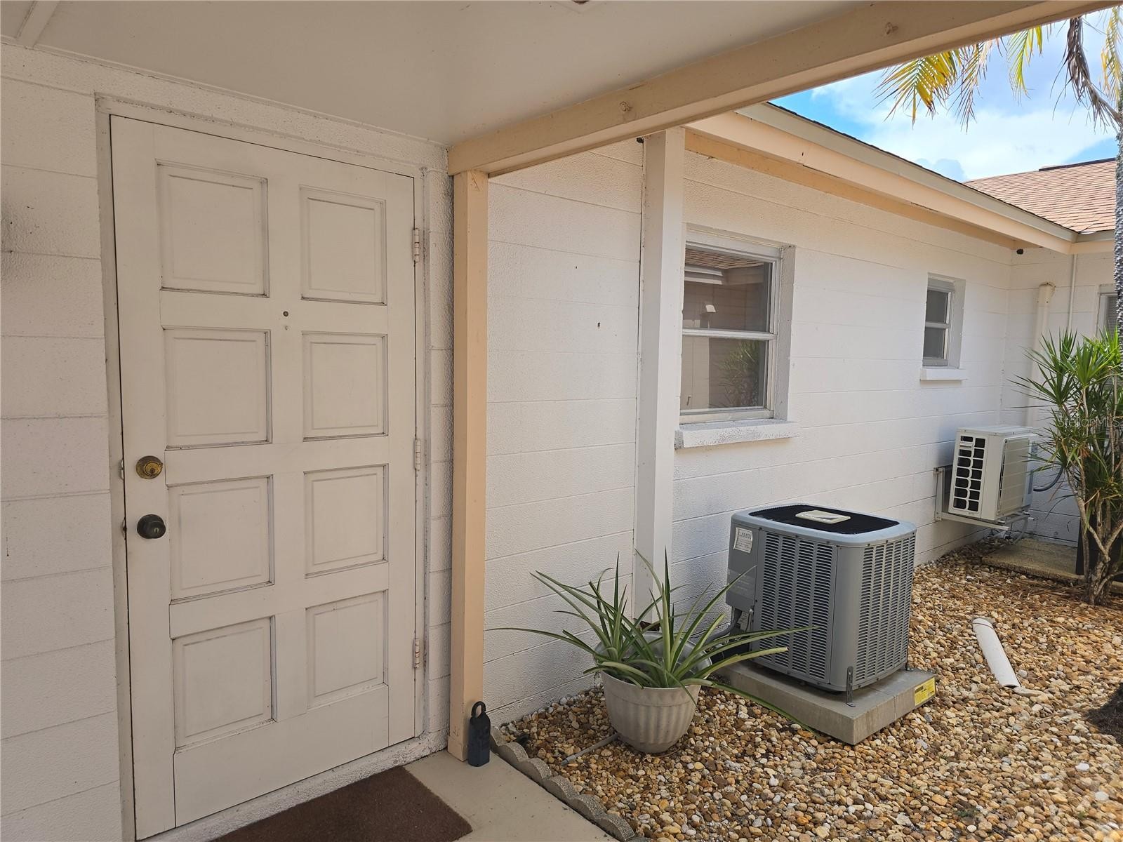 5064 LIVE OAK CIR #5064
