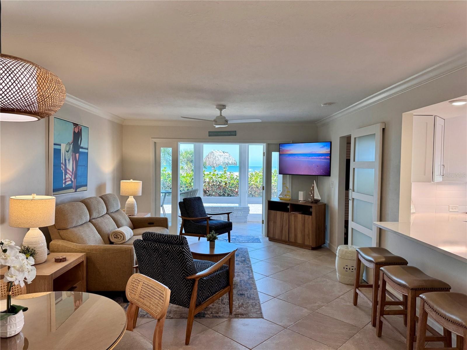 1011 W PEPPERTREE DR #114