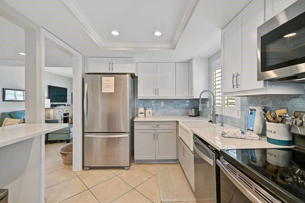 6154 MIDNIGHT PASS RD #206