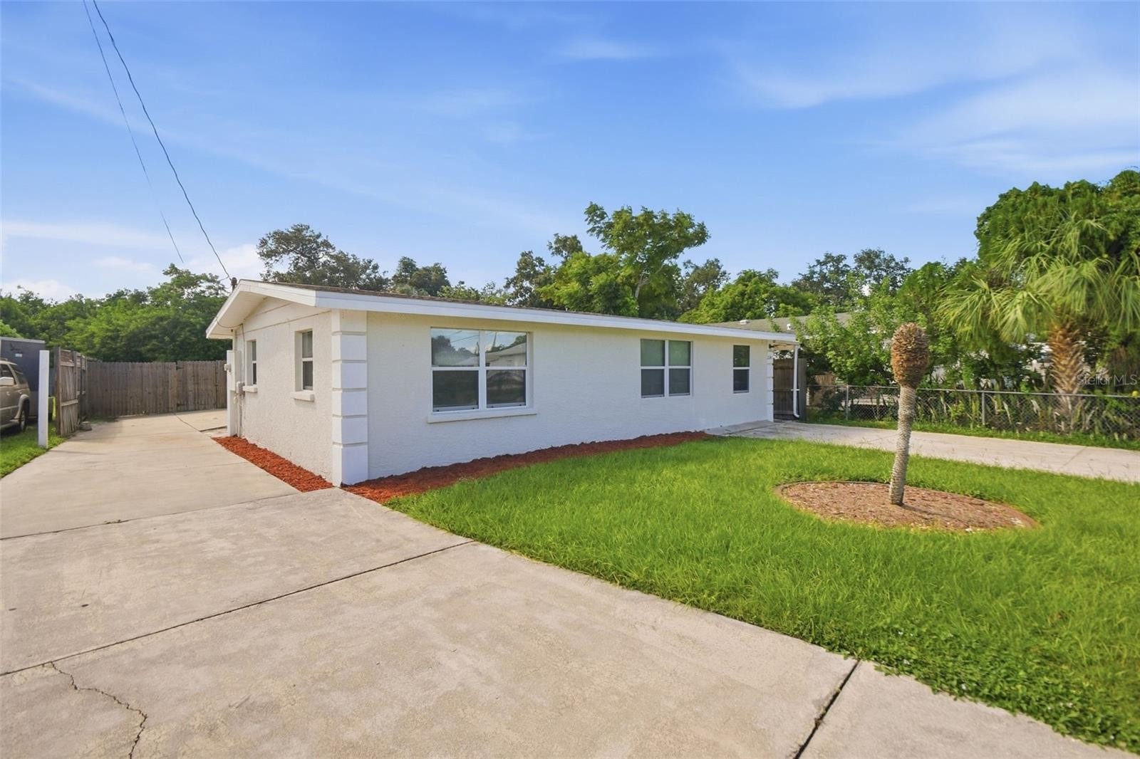 2141 MANGO AVE