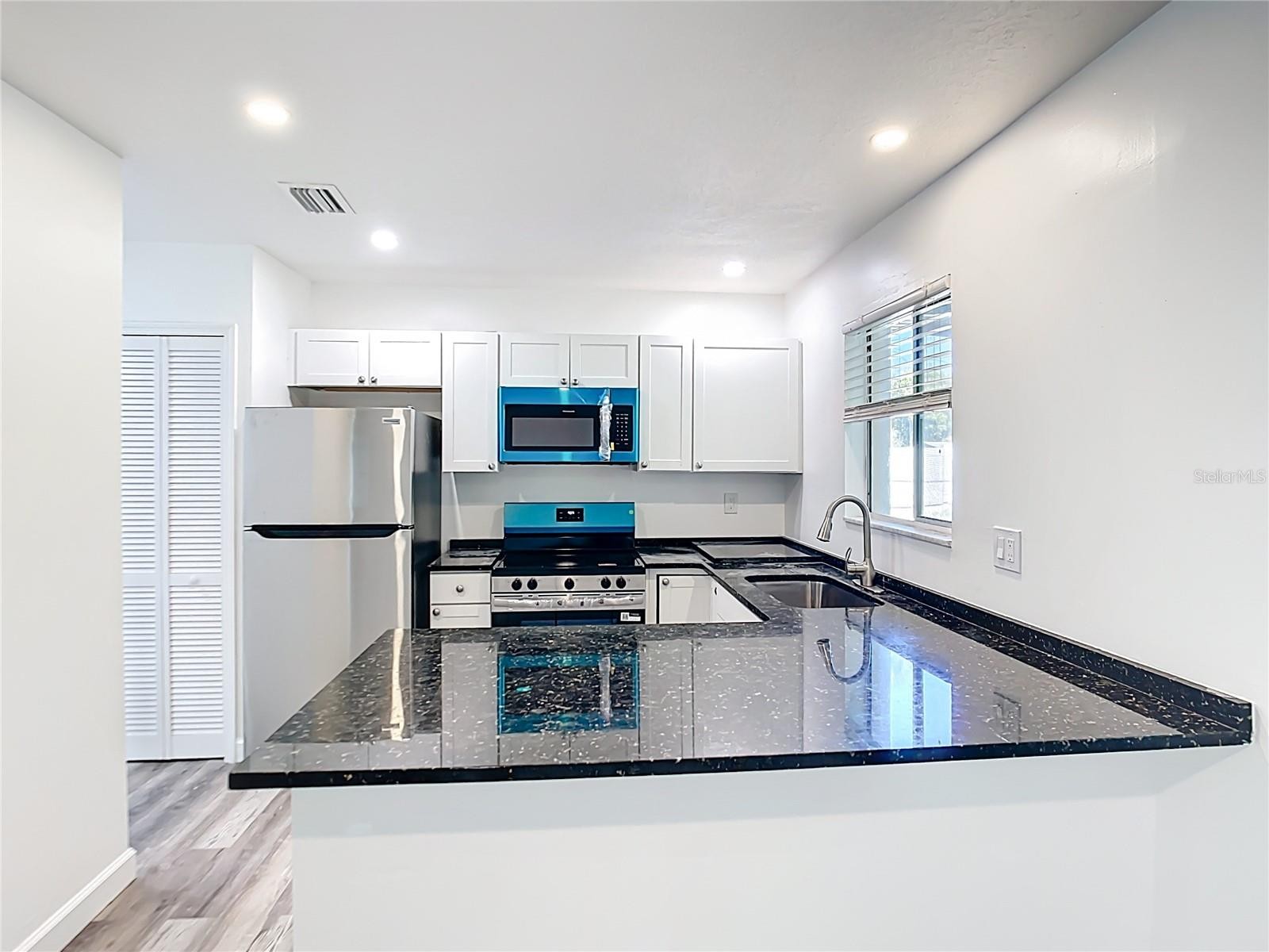 8050 PORTO CHICO AVE