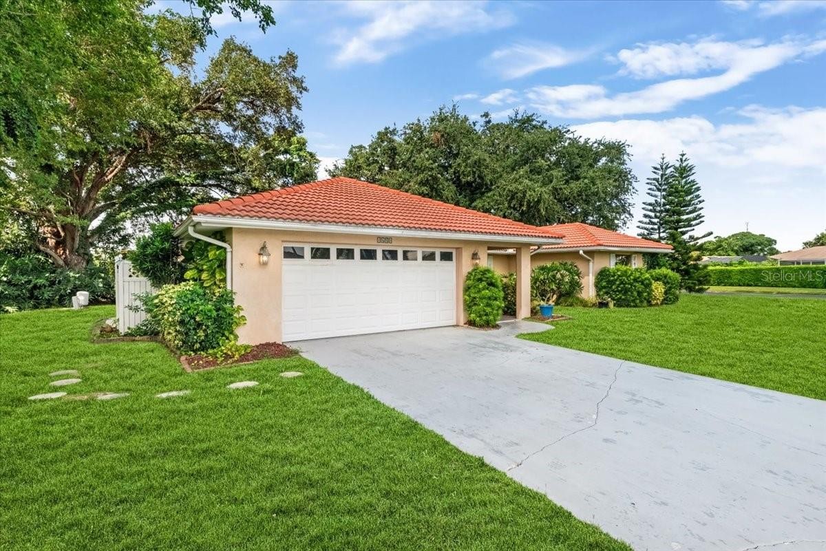 1608 BOB O LINK DR