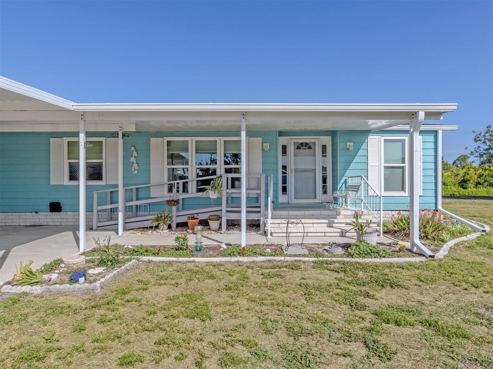 592 PORTSIDE DR