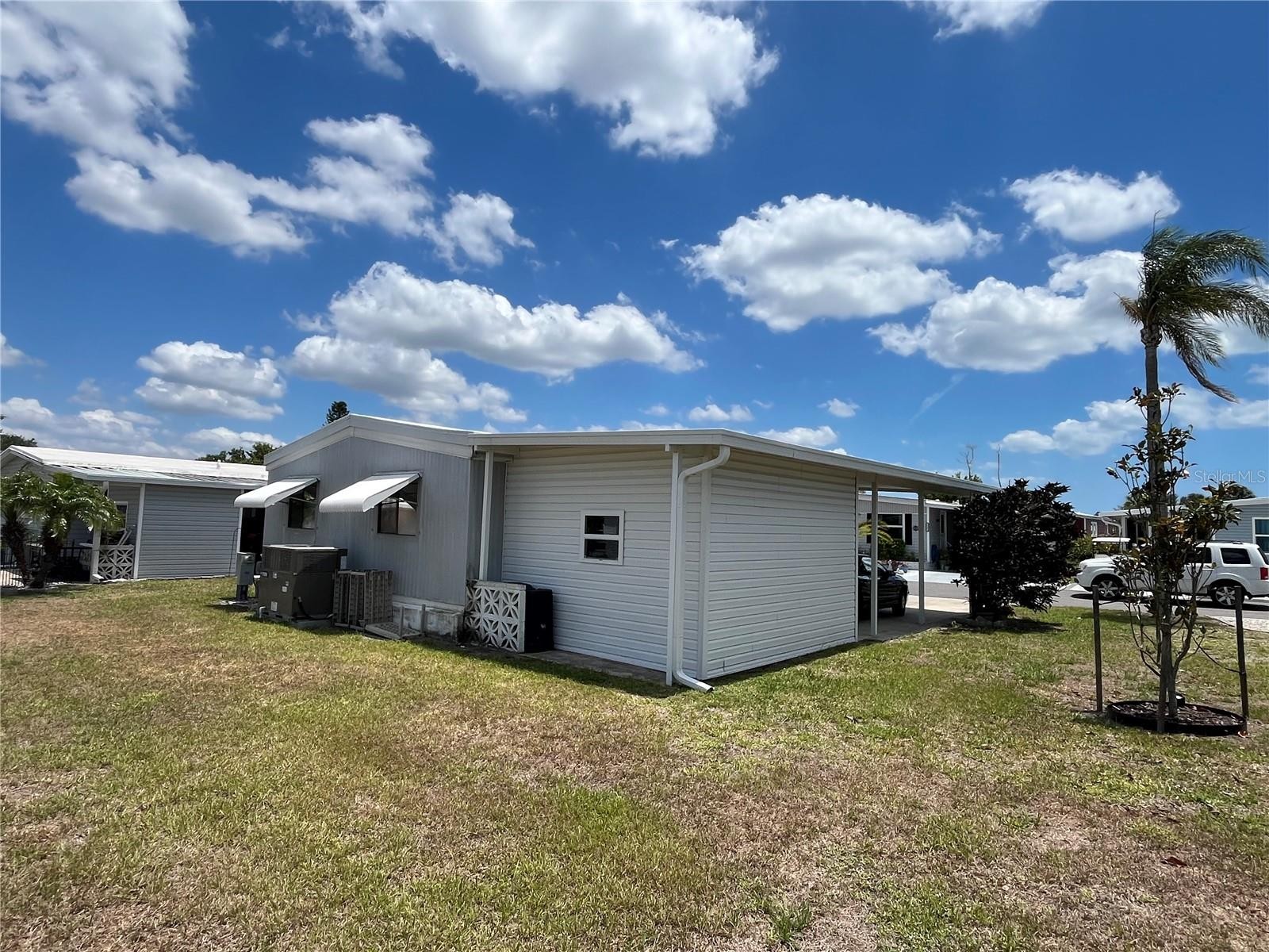 533 CERVINA DR S