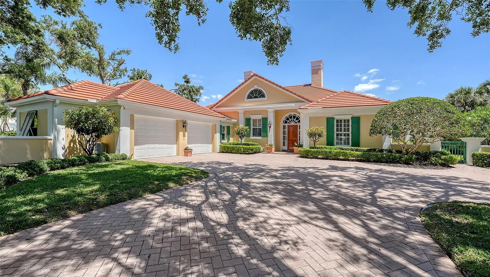 228 SAINT JAMES PARK