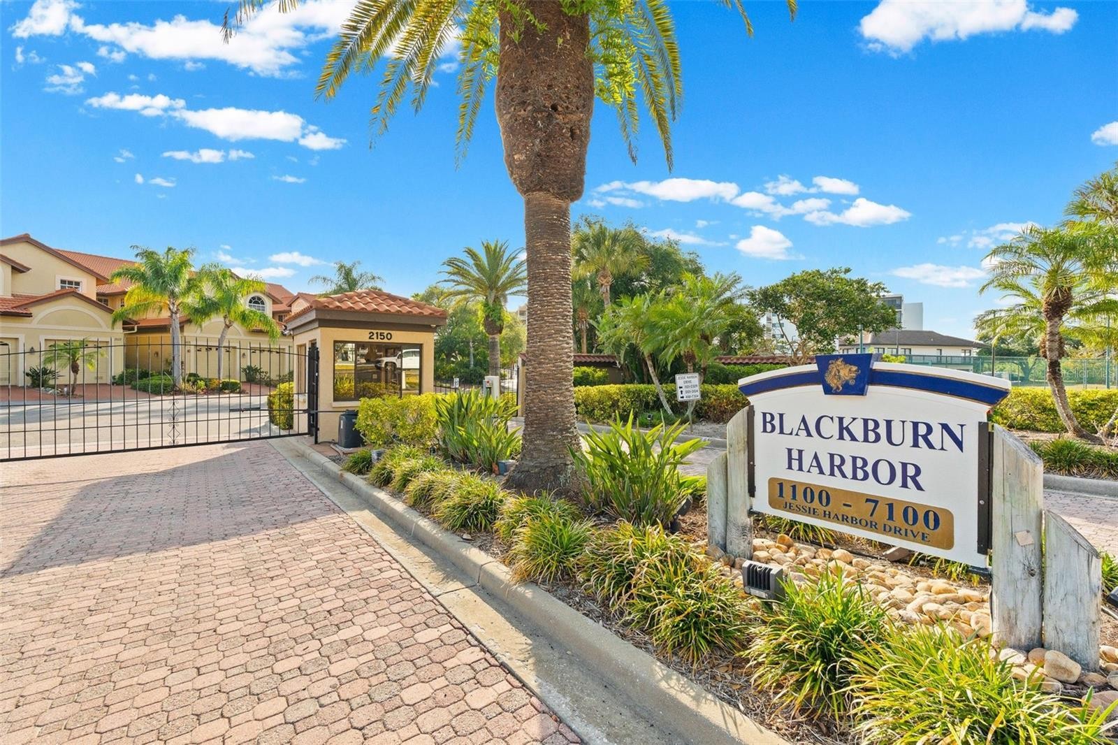 6100 JESSIE HARBOR DR #202