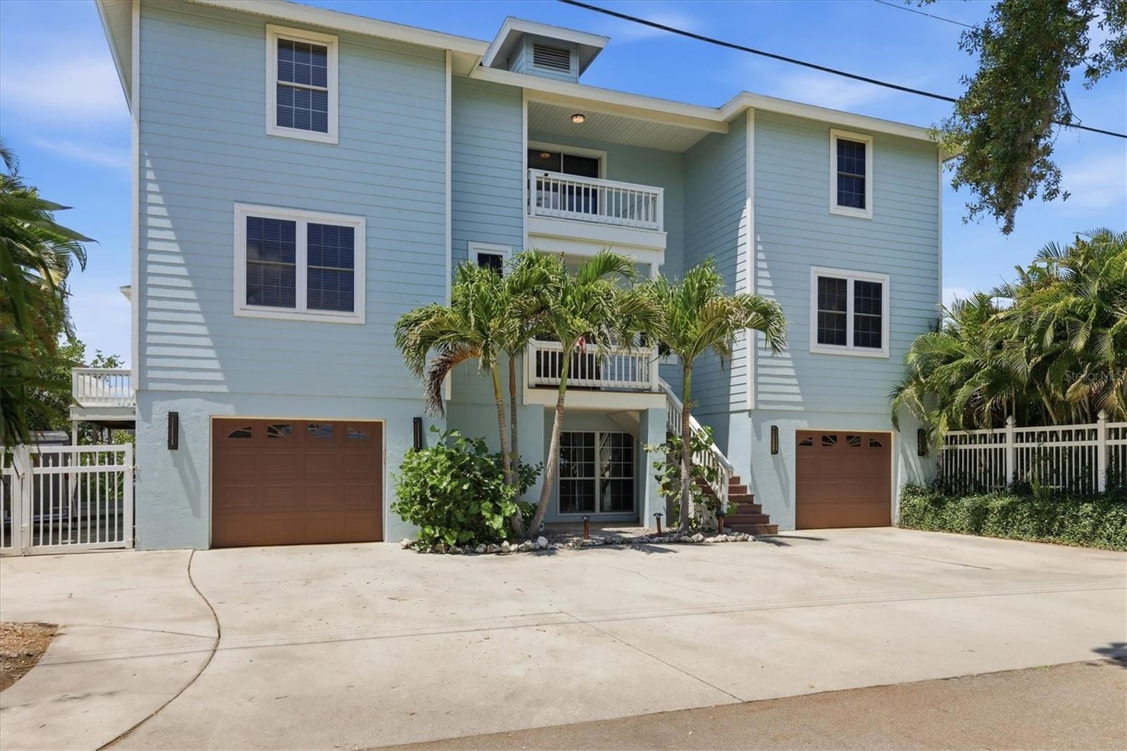 5544 DINAH LN