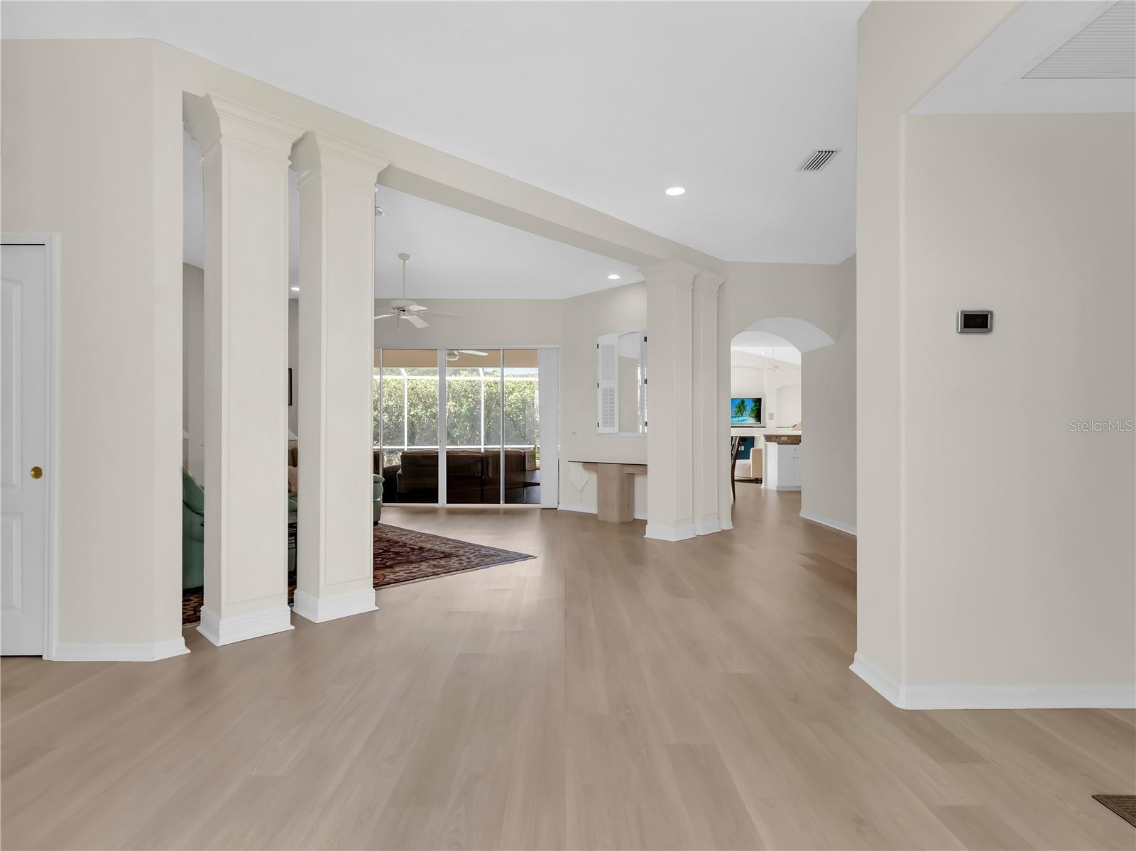 8870 HUNTINGTON POINTE DR