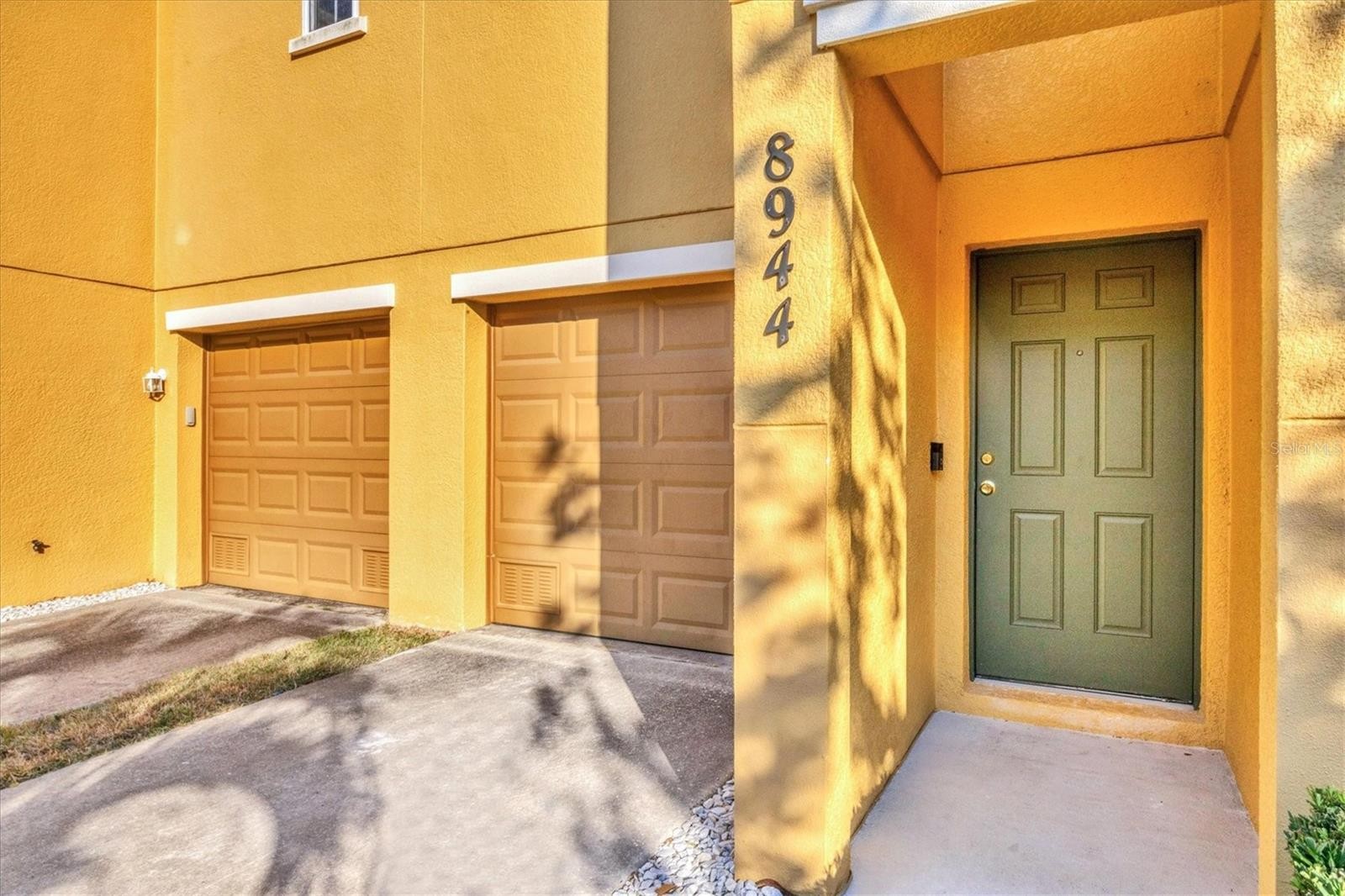 8944 WHITE SAGE LOOP #3204