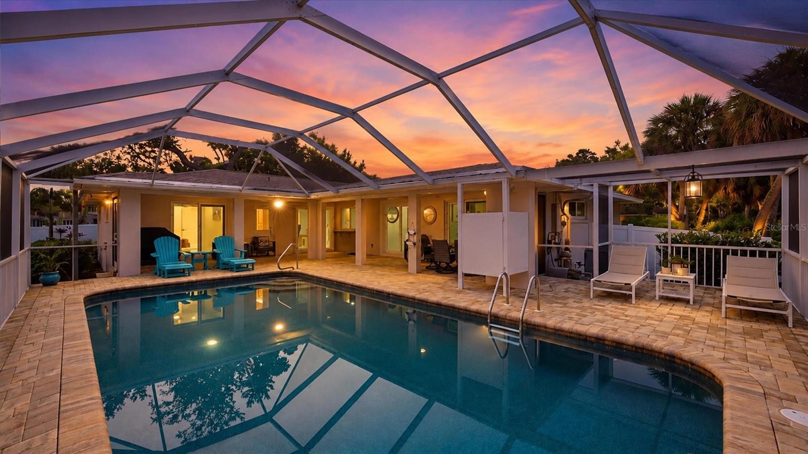 5333 SIESTA CT