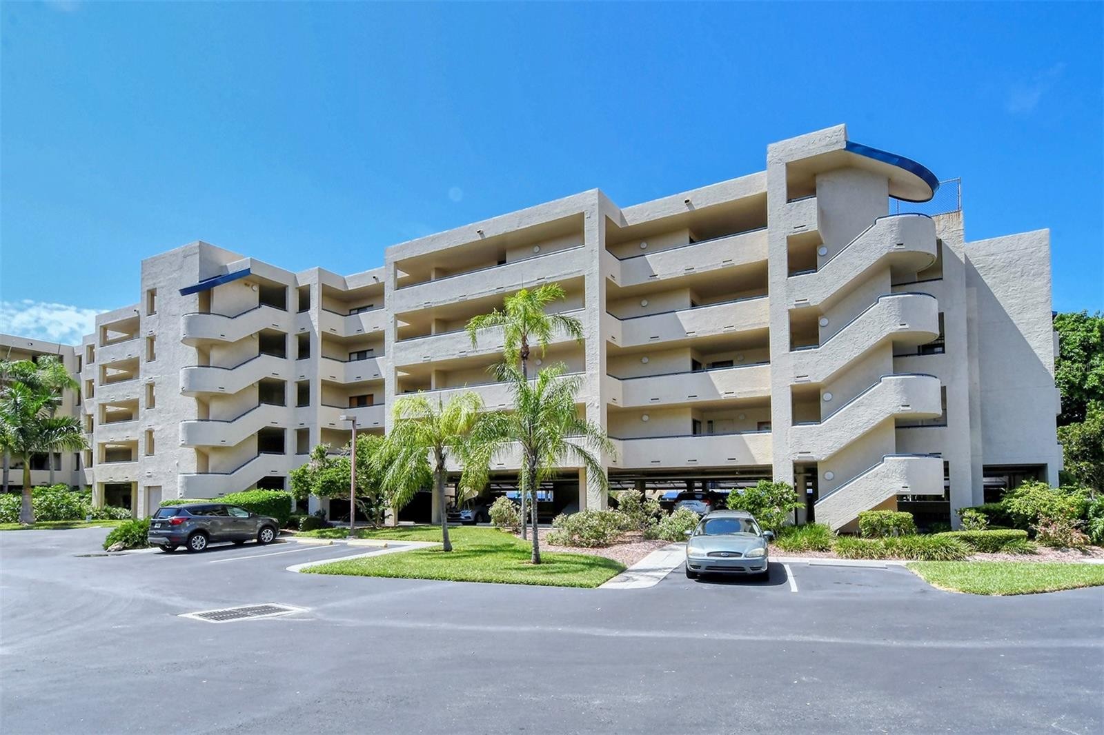 835 S OSPREY AVE #201