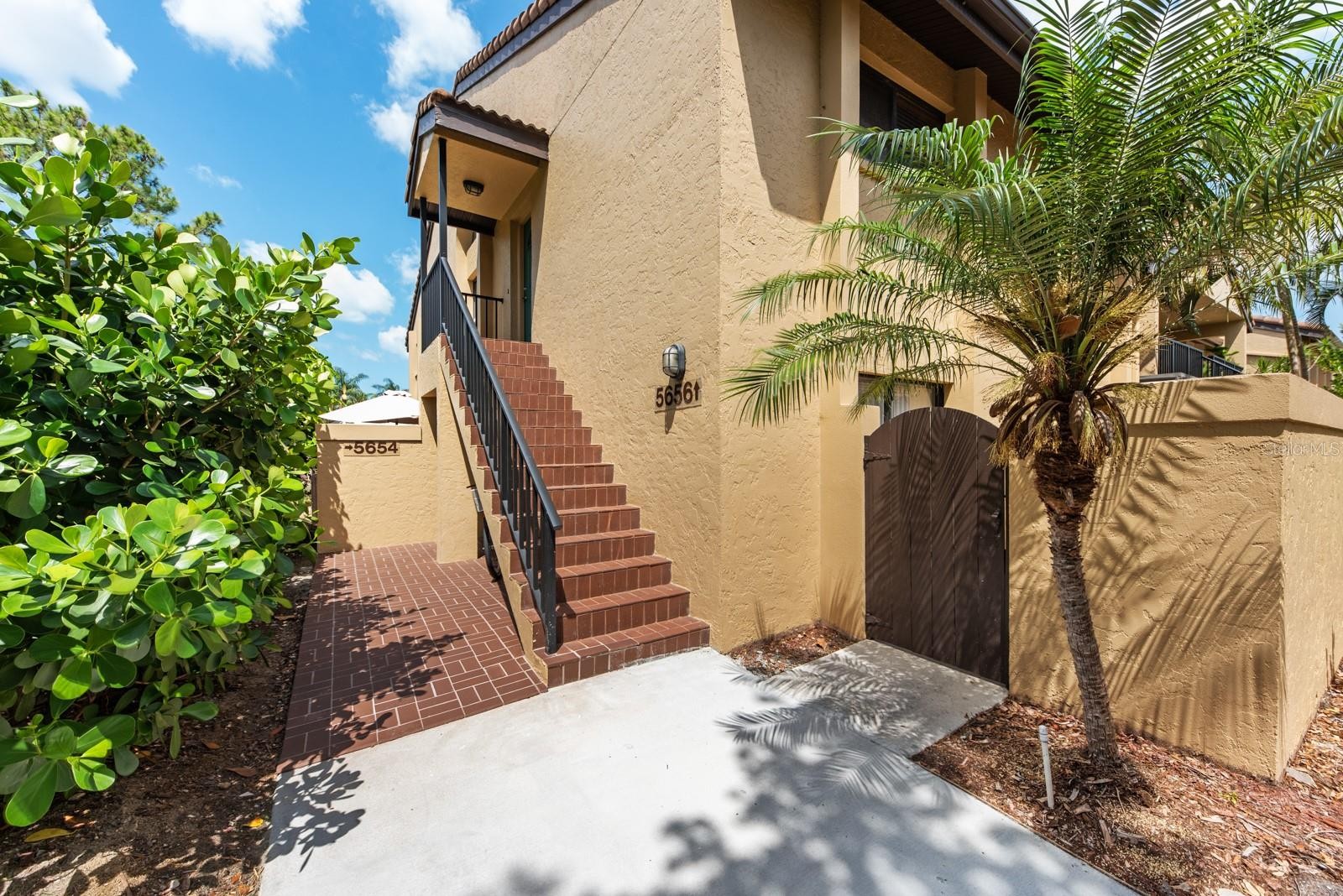 5656 ASHTON LAKE DR #5656