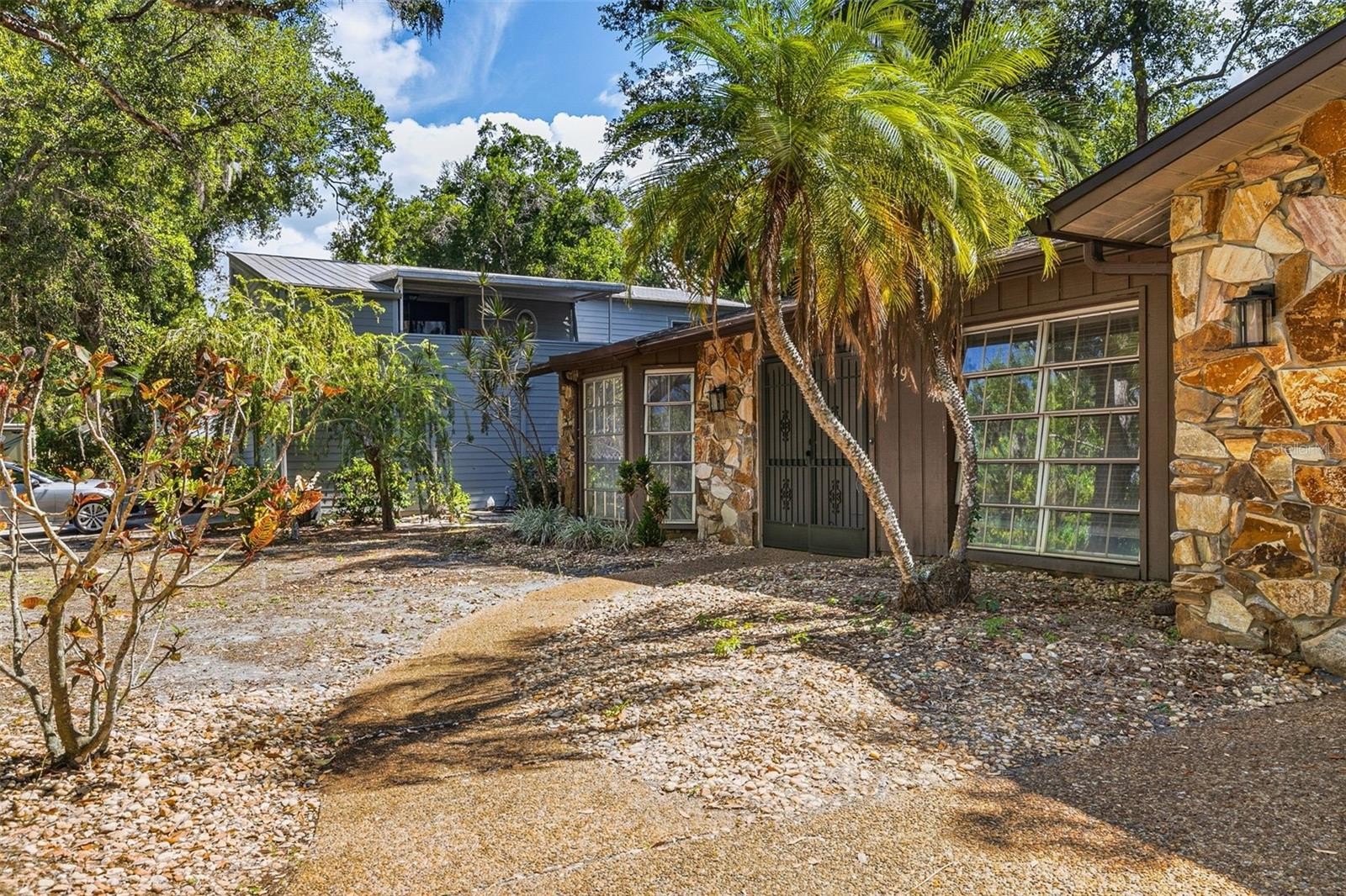 2749 GREENDALE DR