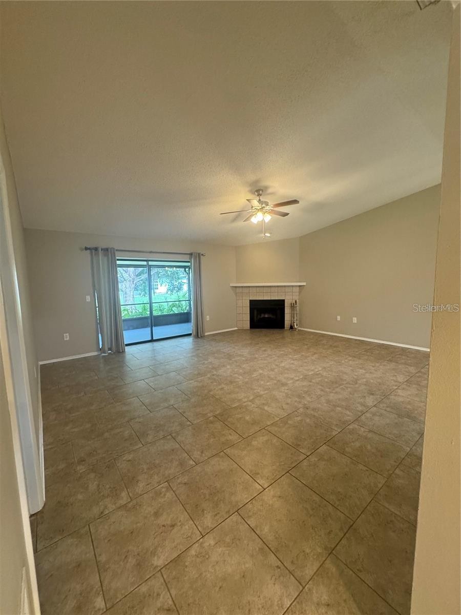 2475 WOOD OAK DR