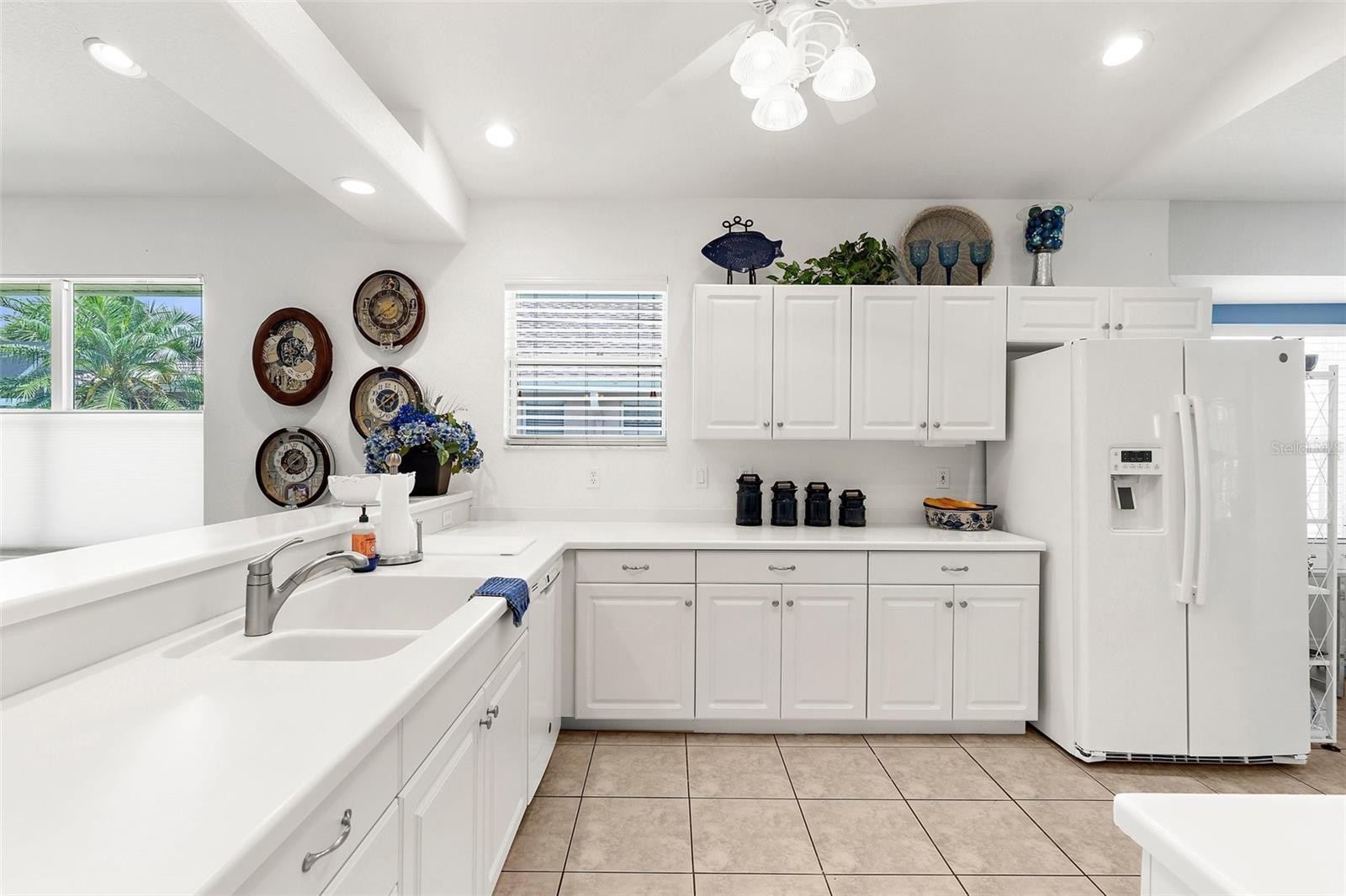 213 VENICE PALMS BLVD