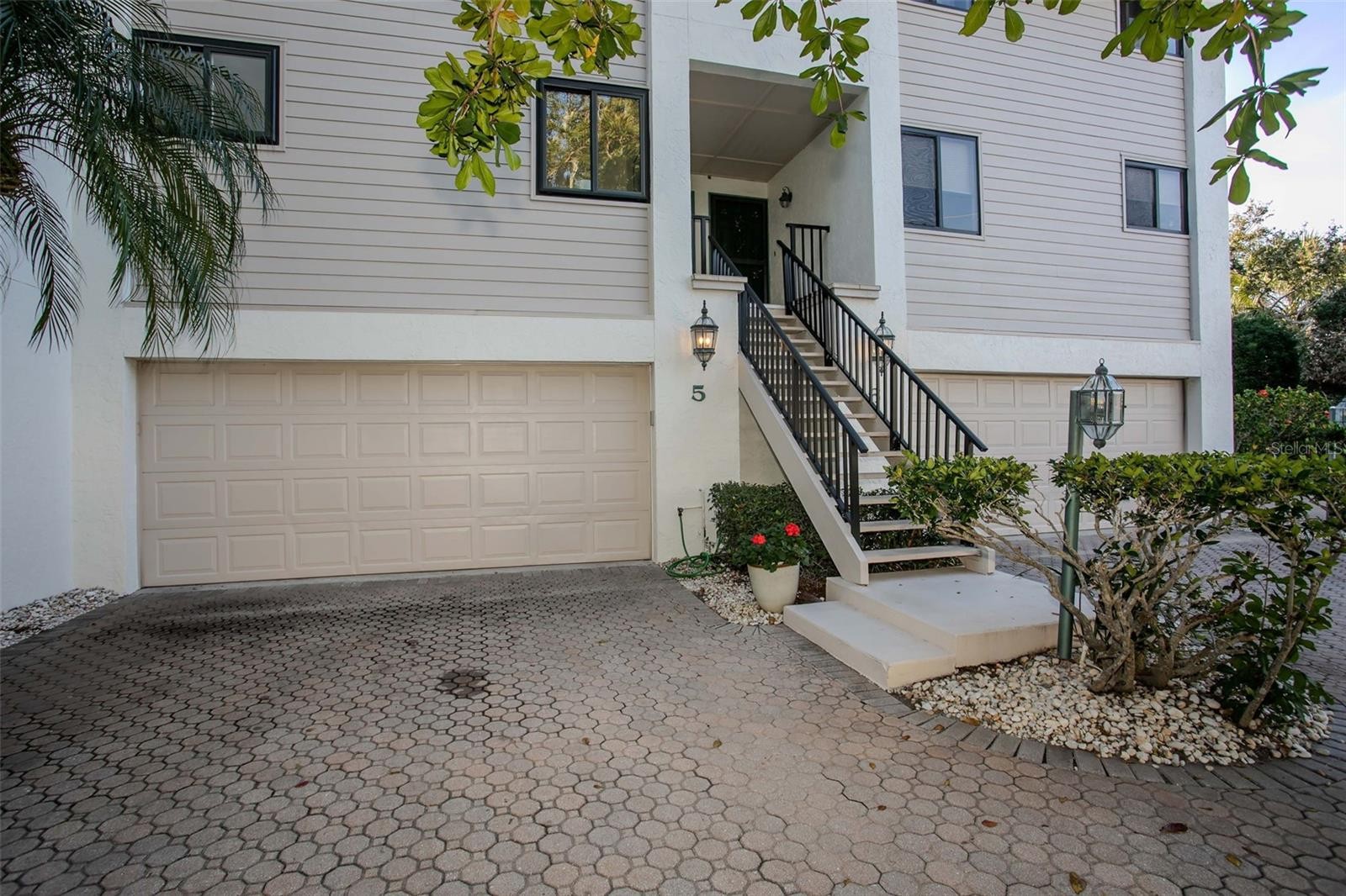 9000 MIDNIGHT PASS RD #5