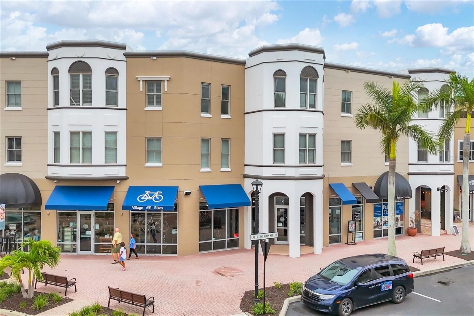 8111 LAKEWOOD MAIN ST #306