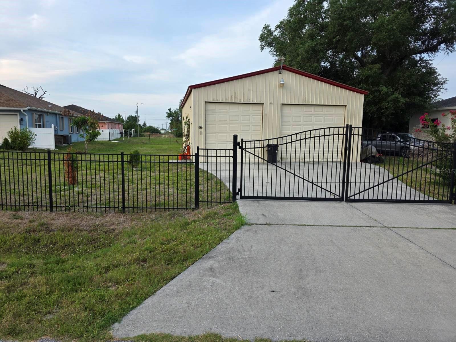 102 BAYAMO DR