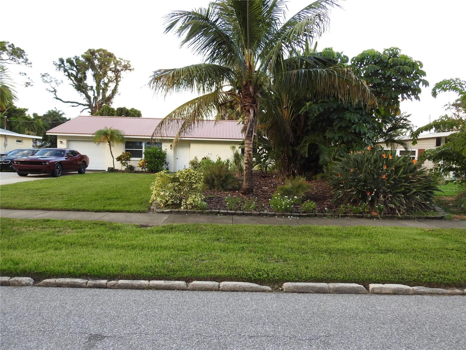 7611 SENRAB DR